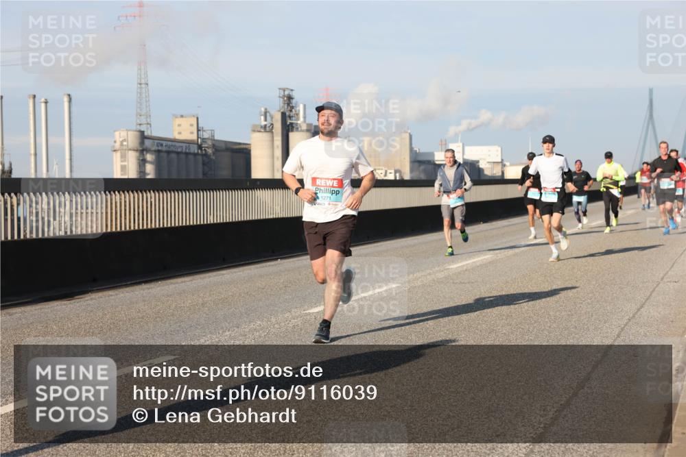 03.10.2025 - Köhlbrandbrückenlauf Lena Gebhardt http://msf.ph/oto/9116039 03.10.2025 09:43:55 Position 2 1271 meine-sportfotos.de