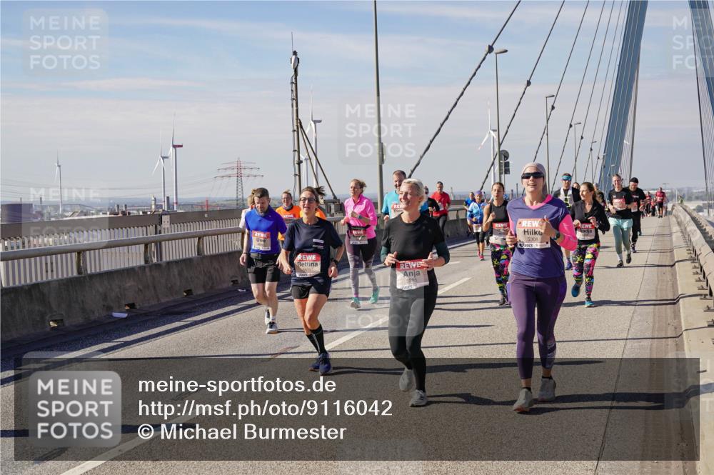 03.10.2025 - Köhlbrandbrückenlauf Michael Burmester http://msf.ph/oto/9116042 03.10.2025 12:57:43 Position 2 5577, 5285, 5308 meine-sportfotos.de