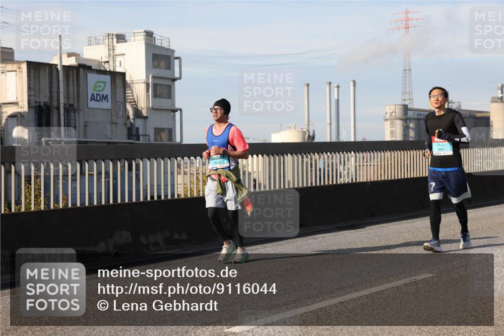 03.10.2025 - Köhlbrandbrückenlauf Lena Gebhardt http://msf.ph/oto/9116044 03.10.2025 10:18:53 Position 2 3512, 3801 meine-sportfotos.de