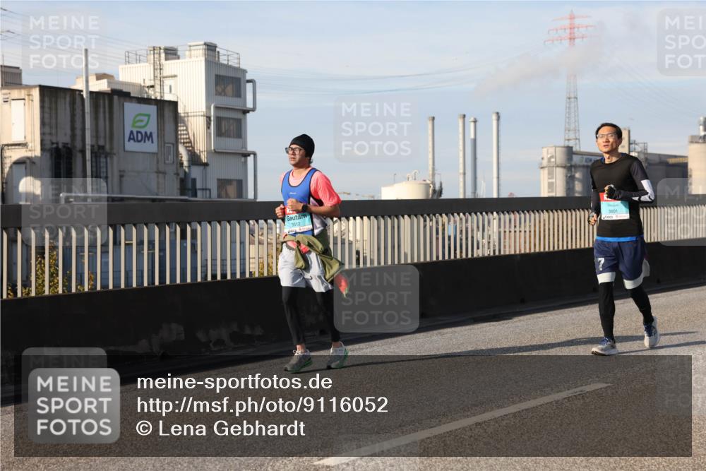 03.10.2025 - Köhlbrandbrückenlauf Lena Gebhardt http://msf.ph/oto/9116052 03.10.2025 10:18:53 Position 2 3512, 3801 meine-sportfotos.de