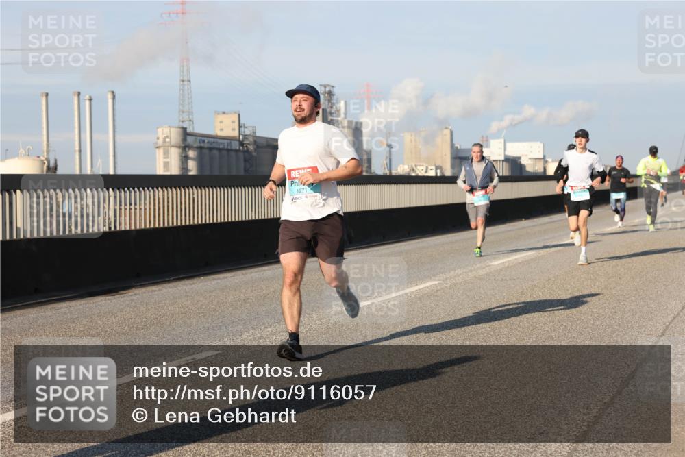 03.10.2025 - Köhlbrandbrückenlauf Lena Gebhardt http://msf.ph/oto/9116057 03.10.2025 09:43:56 Position 2 1271 meine-sportfotos.de