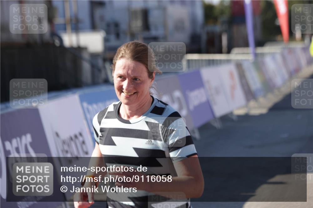 03.10.2025 - Köhlbrandbrückenlauf Jannik Wohlers http://msf.ph/oto/9116058 03.10.2025 13:33:08 Ziel 4582, 4941, 6067, 6376, 6455 meine-sportfotos.de