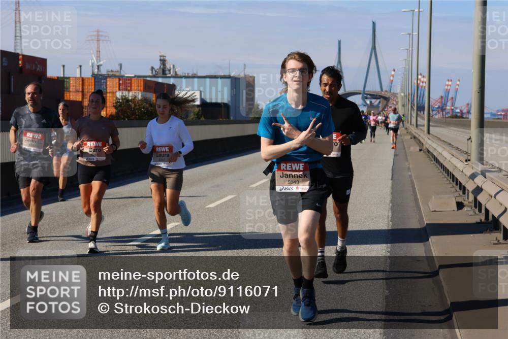 03.10.2025 - Köhlbrandbrückenlauf Strokosch-Dieckow http://msf.ph/oto/9116071 03.10.2025 12:50:16 Position 3 4332, 4247, 5048 meine-sportfotos.de