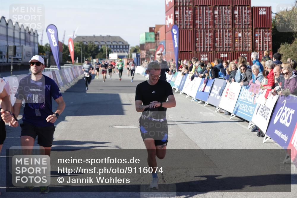 03.10.2025 - Köhlbrandbrückenlauf Jannik Wohlers http://msf.ph/oto/9116074 03.10.2025 13:02:35 Ziel 4024, 4187, 4271, 4277, 4380, 4783, 5080, 5726, 5784, 6320, 6321, 6479, 6783 meine-sportfotos.de