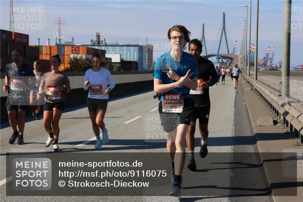 03.10.2025 - Köhlbrandbrückenlauf Strokosch-Dieckow http://msf.ph/oto/9116075 03.10.2025 12:50:16 Position 3 4332, 4246, 4247, 5048 meine-sportfotos.de