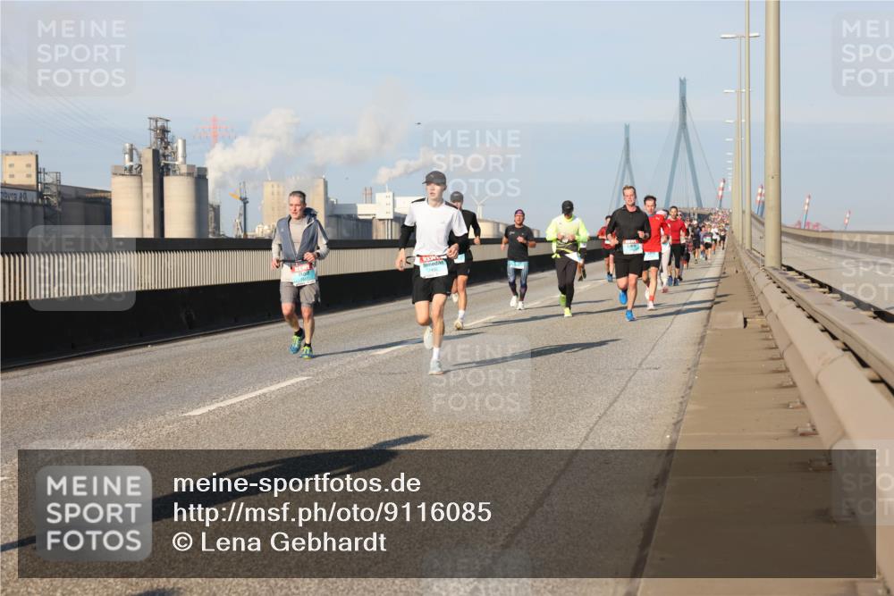 03.10.2025 - Köhlbrandbrückenlauf Lena Gebhardt http://msf.ph/oto/9116085 03.10.2025 09:43:56 Position 2  meine-sportfotos.de