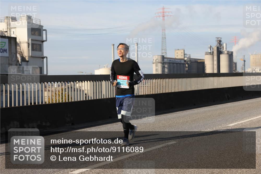 03.10.2025 - Köhlbrandbrückenlauf Lena Gebhardt http://msf.ph/oto/9116089 03.10.2025 10:18:54 Position 2 8801 meine-sportfotos.de