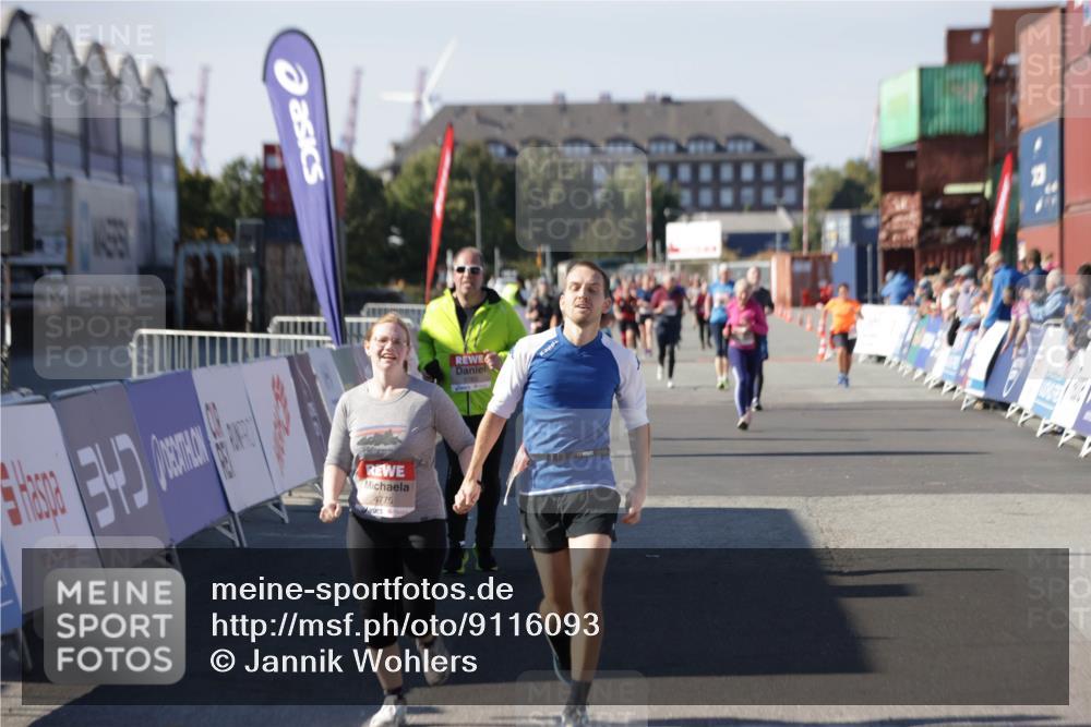 03.10.2025 - Köhlbrandbrückenlauf Jannik Wohlers http://msf.ph/oto/9116093 03.10.2025 13:33:13 Ziel 4755, 4775, 4941, 5783, 6067, 6376, 6455 meine-sportfotos.de
