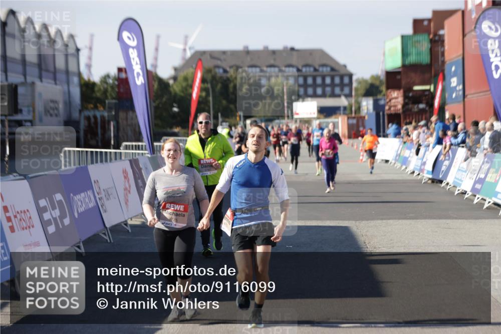 03.10.2025 - Köhlbrandbrückenlauf Jannik Wohlers http://msf.ph/oto/9116099 03.10.2025 13:33:13 Ziel 4755, 4775, 4941, 5783, 6067, 6376, 6455 meine-sportfotos.de