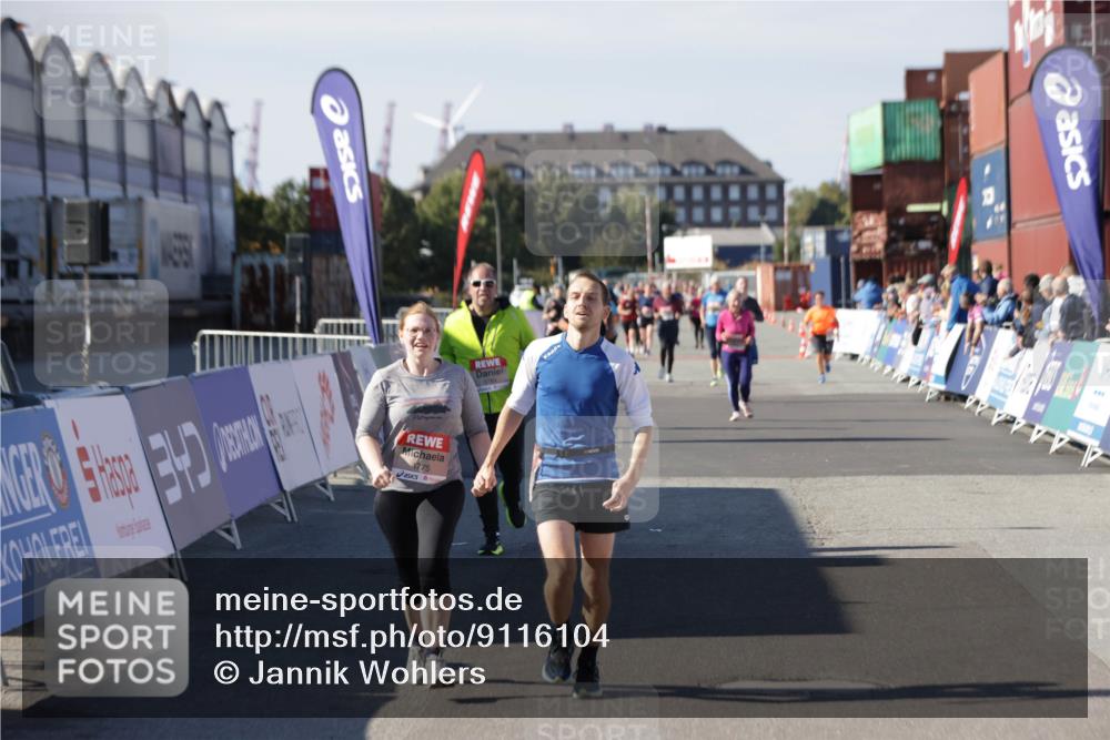 03.10.2025 - Köhlbrandbrückenlauf Jannik Wohlers http://msf.ph/oto/9116104 03.10.2025 13:33:13 Ziel 4755, 4775, 4941, 5783, 6067, 6376, 6455 meine-sportfotos.de