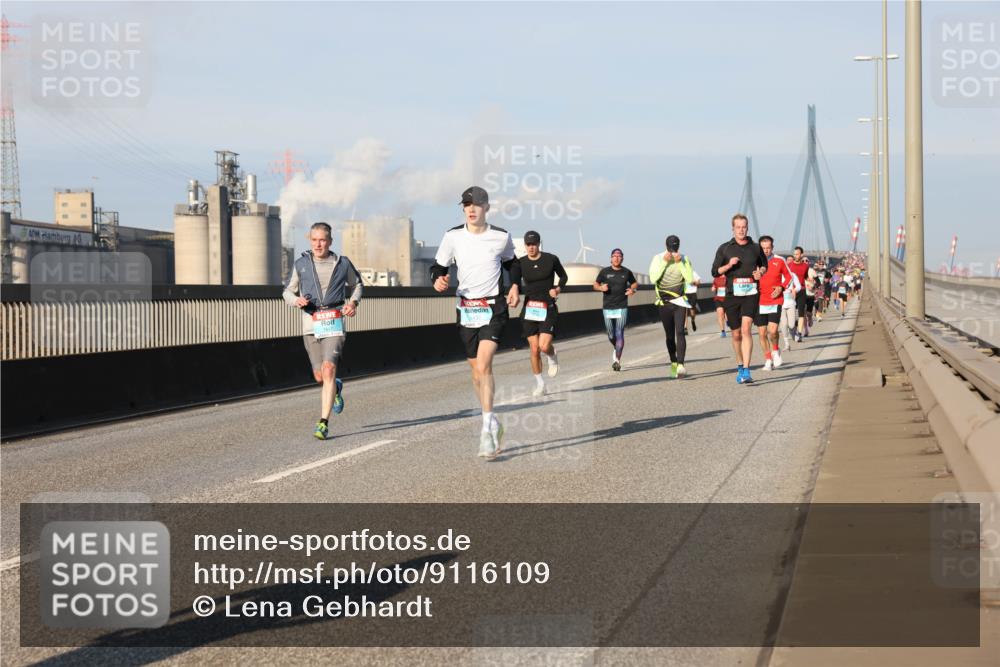 03.10.2025 - Köhlbrandbrückenlauf Lena Gebhardt http://msf.ph/oto/9116109 03.10.2025 09:43:57 Position 2  meine-sportfotos.de