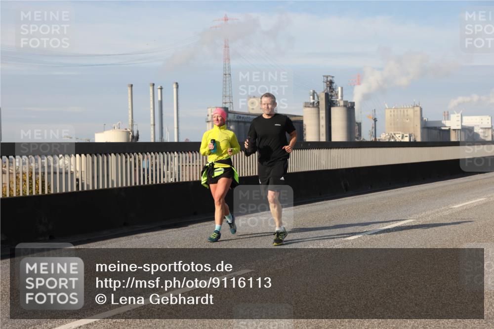 03.10.2025 - Köhlbrandbrückenlauf Lena Gebhardt http://msf.ph/oto/9116113 03.10.2025 10:18:59 Position 2  meine-sportfotos.de