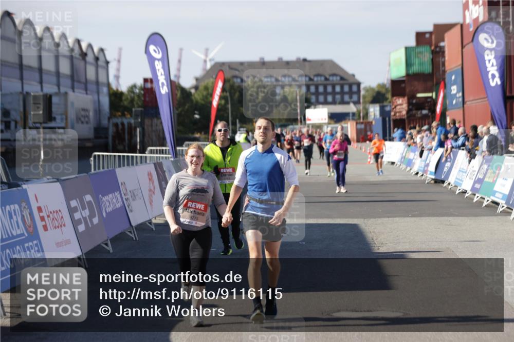 03.10.2025 - Köhlbrandbrückenlauf Jannik Wohlers http://msf.ph/oto/9116115 03.10.2025 13:33:13 Ziel 4755, 4775, 4941, 5783, 6067, 6376, 6455 meine-sportfotos.de