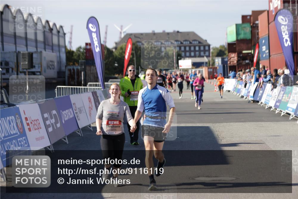 03.10.2025 - Köhlbrandbrückenlauf Jannik Wohlers http://msf.ph/oto/9116119 03.10.2025 13:33:13 Ziel 4755, 4775, 4941, 5783, 6067, 6376, 6455 meine-sportfotos.de