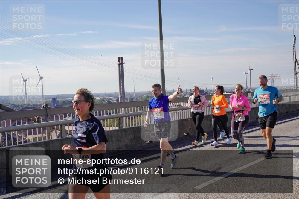 03.10.2025 - Köhlbrandbrückenlauf Michael Burmester http://msf.ph/oto/9116121 03.10.2025 12:57:46 Position 2 5577 meine-sportfotos.de