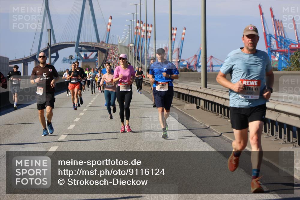 03.10.2025 - Köhlbrandbrückenlauf Strokosch-Dieckow http://msf.ph/oto/9116124 03.10.2025 12:50:28 Position 3 4390 meine-sportfotos.de