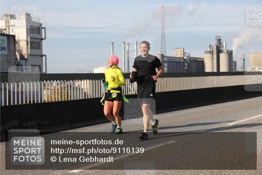 03.10.2025 - Köhlbrandbrückenlauf Lena Gebhardt http://msf.ph/oto/9116139 03.10.2025 10:19:00 Position 2  meine-sportfotos.de