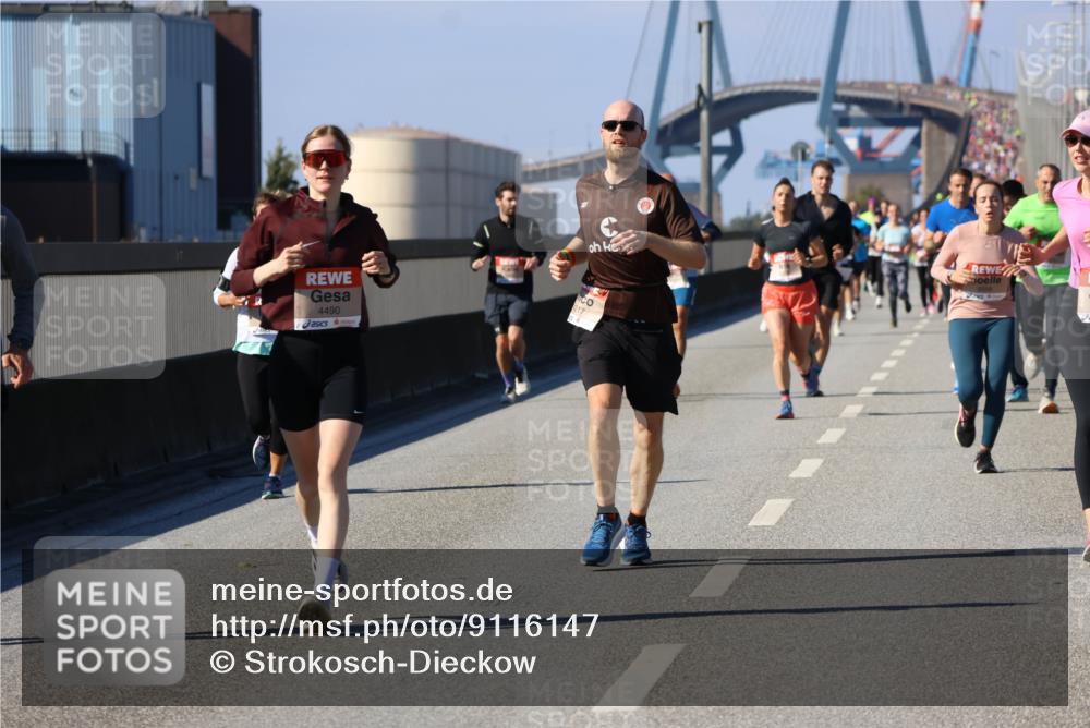 03.10.2025 - Köhlbrandbrückenlauf Strokosch-Dieckow http://msf.ph/oto/9116147 03.10.2025 12:50:30 Position 3 4490 meine-sportfotos.de