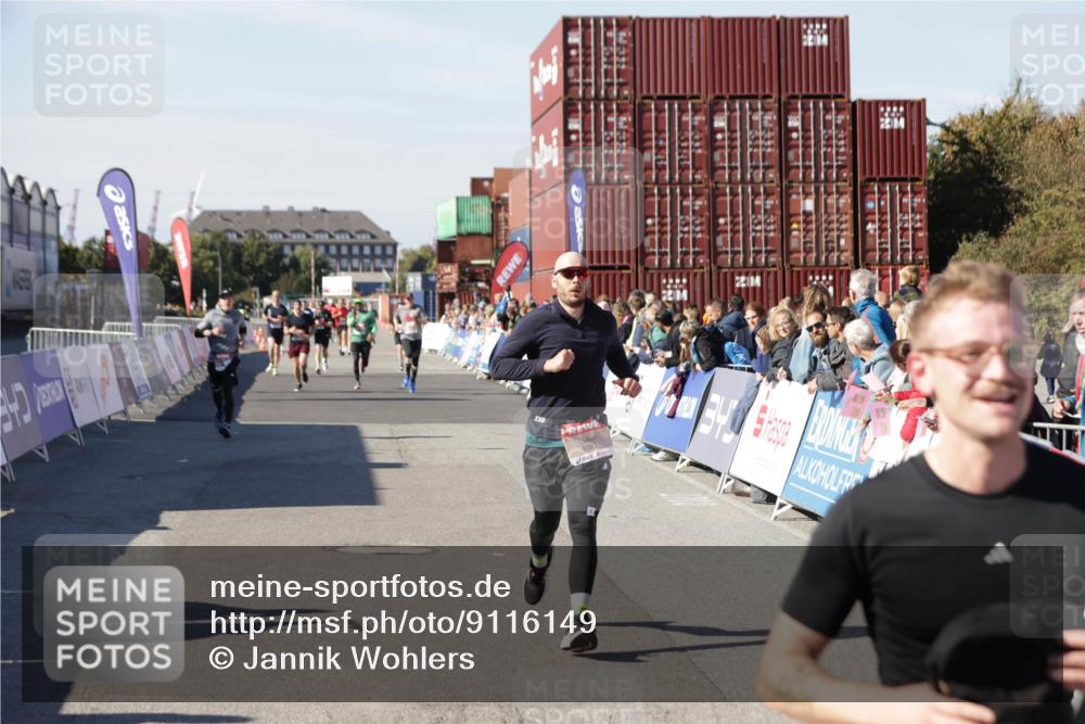 03.10.2025 - Köhlbrandbrückenlauf Jannik Wohlers http://msf.ph/oto/9116149 03.10.2025 13:02:37 Ziel 4024, 4187, 4271, 4380, 4783, 5080, 5726, 5784, 6255, 6320, 6321, 6479, 6783 meine-sportfotos.de