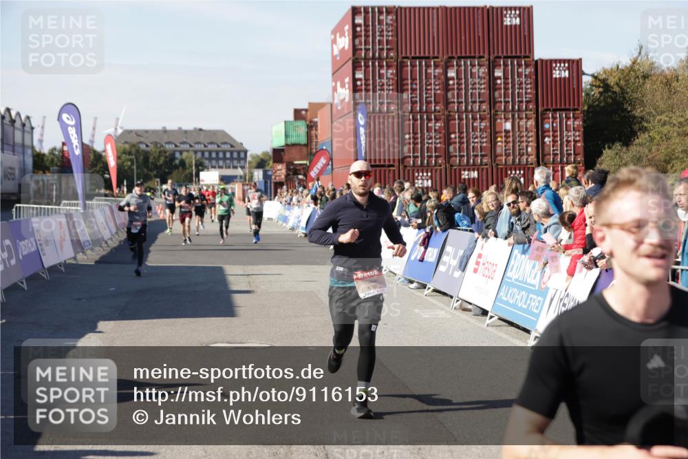 03.10.2025 - Köhlbrandbrückenlauf Jannik Wohlers http://msf.ph/oto/9116153 03.10.2025 13:02:37 Ziel 4024, 4187, 4271, 4380, 4783, 5080, 5726, 5784, 6255, 6320, 6321, 6479, 6783 meine-sportfotos.de