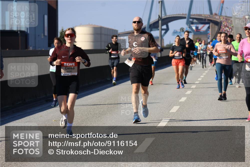 03.10.2025 - Köhlbrandbrückenlauf Strokosch-Dieckow http://msf.ph/oto/9116154 03.10.2025 12:50:30 Position 3 4490 meine-sportfotos.de