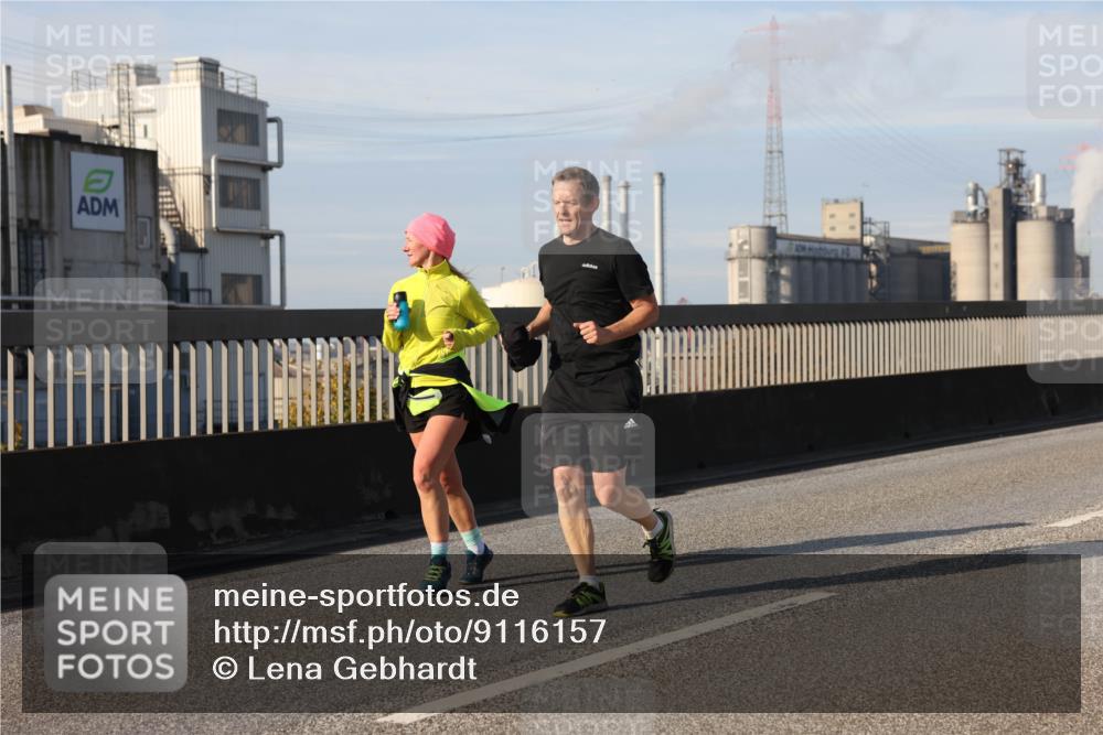 03.10.2025 - Köhlbrandbrückenlauf Lena Gebhardt http://msf.ph/oto/9116157 03.10.2025 10:19:00 Position 2  meine-sportfotos.de