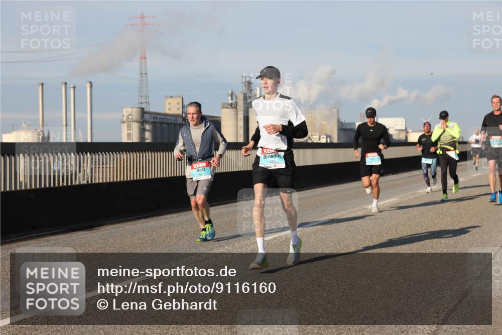 03.10.2025 - Köhlbrandbrückenlauf Lena Gebhardt http://msf.ph/oto/9116160 03.10.2025 09:43:58 Position 2 1432, 1617 meine-sportfotos.de