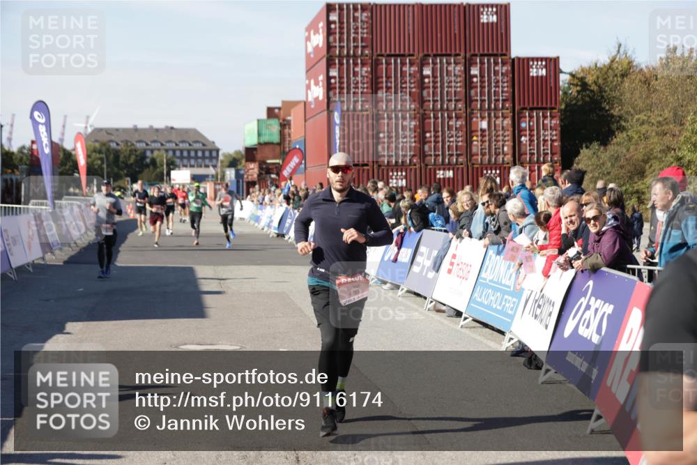 03.10.2025 - Köhlbrandbrückenlauf Jannik Wohlers http://msf.ph/oto/9116174 03.10.2025 13:02:37 Ziel 4024, 4187, 4271, 4380, 4783, 5080, 5726, 5784, 6255, 6320, 6321, 6479, 6783 meine-sportfotos.de