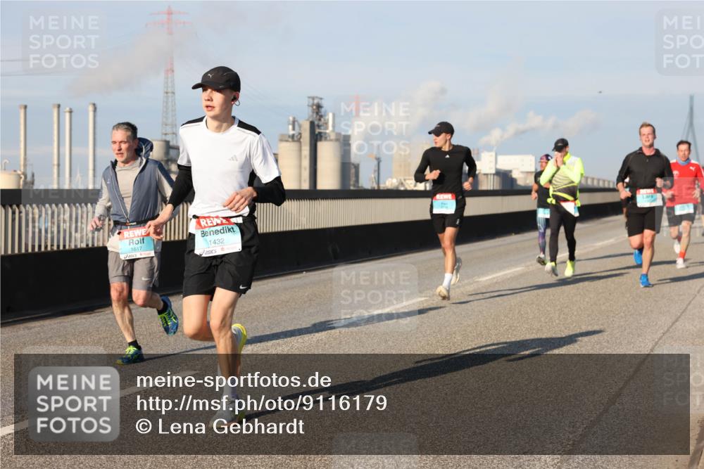 03.10.2025 - Köhlbrandbrückenlauf Lena Gebhardt http://msf.ph/oto/9116179 03.10.2025 09:43:59 Position 2 1617, 1432 meine-sportfotos.de