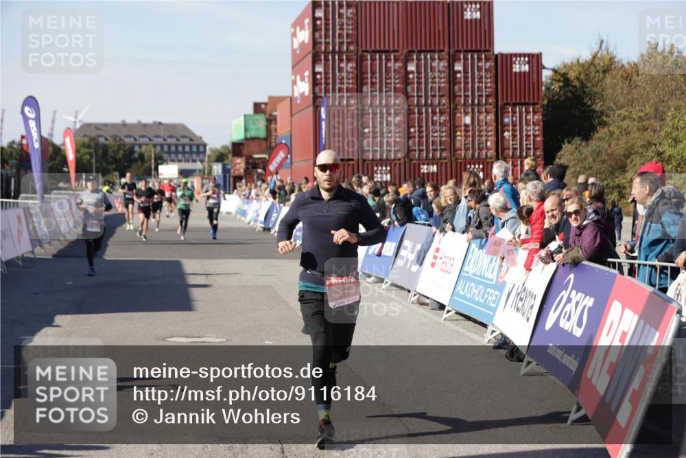 03.10.2025 - Köhlbrandbrückenlauf Jannik Wohlers http://msf.ph/oto/9116184 03.10.2025 13:02:37 Ziel 4024, 4187, 4271, 4380, 4783, 5080, 5726, 5784, 6255, 6320, 6321, 6479, 6783 meine-sportfotos.de
