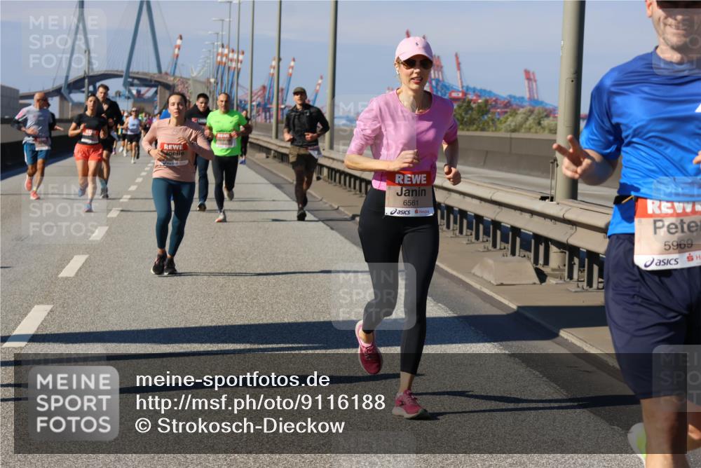 03.10.2025 - Köhlbrandbrückenlauf Strokosch-Dieckow http://msf.ph/oto/9116188 03.10.2025 12:50:35 Position 3 6561, 5969 meine-sportfotos.de
