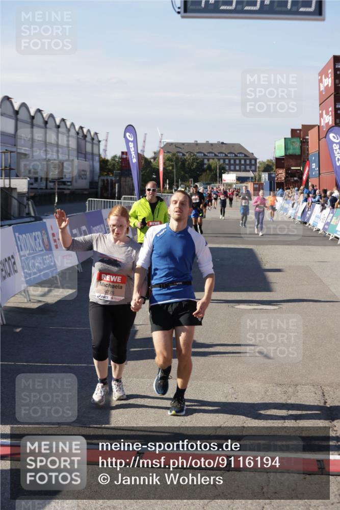 03.10.2025 - Köhlbrandbrückenlauf Jannik Wohlers http://msf.ph/oto/9116194 03.10.2025 13:33:15 Ziel 4755, 4775, 4941, 5783, 6067, 6376 meine-sportfotos.de