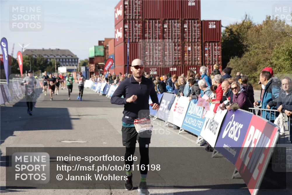 03.10.2025 - Köhlbrandbrückenlauf Jannik Wohlers http://msf.ph/oto/9116198 03.10.2025 13:02:37 Ziel 4024, 4187, 4271, 4380, 4783, 5080, 5726, 5784, 6255, 6320, 6321, 6479, 6783 meine-sportfotos.de