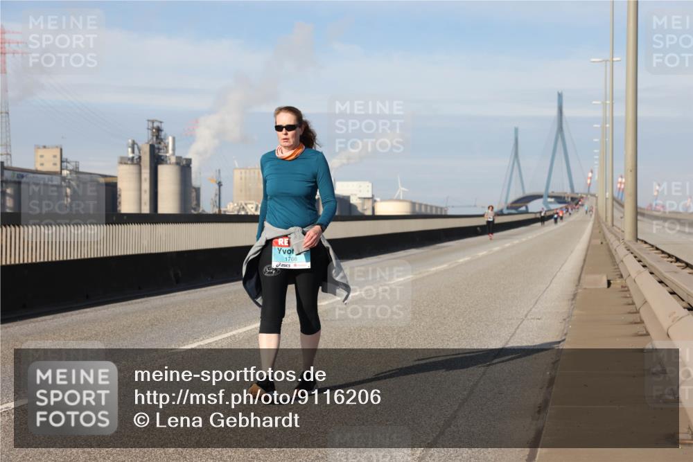 03.10.2025 - Köhlbrandbrückenlauf Lena Gebhardt http://msf.ph/oto/9116206 03.10.2025 10:19:23 Position 2 1766 meine-sportfotos.de