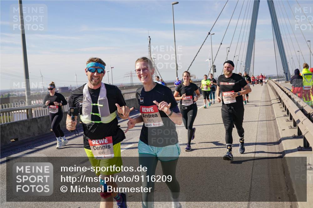 03.10.2025 - Köhlbrandbrückenlauf Michael Burmester http://msf.ph/oto/9116209 03.10.2025 12:57:50 Position 2 4245, 5610, 6051 meine-sportfotos.de