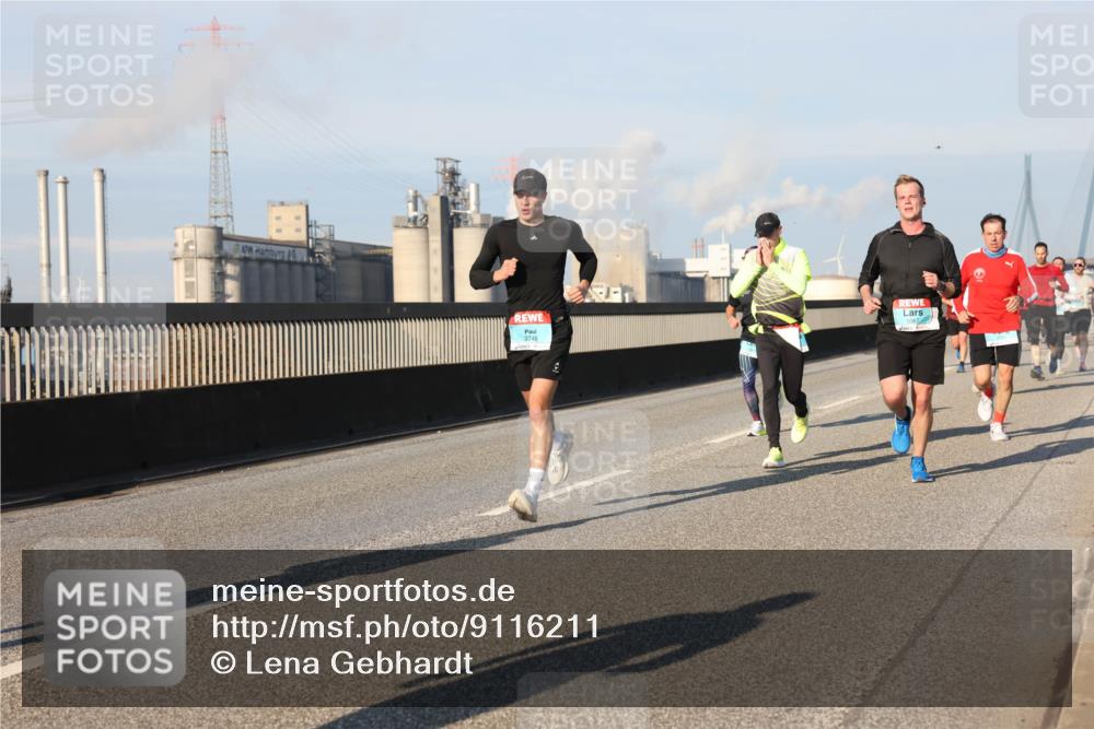 03.10.2025 - Köhlbrandbrückenlauf Lena Gebhardt http://msf.ph/oto/9116211 03.10.2025 09:43:59 Position 2 3749, 1067 meine-sportfotos.de