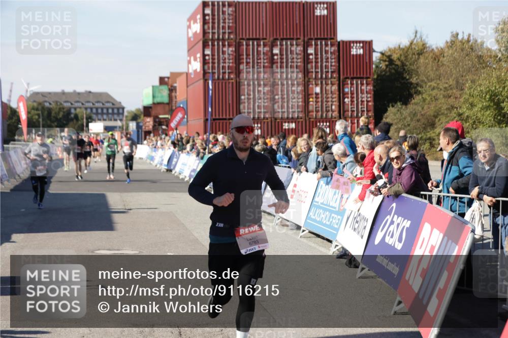 03.10.2025 - Köhlbrandbrückenlauf Jannik Wohlers http://msf.ph/oto/9116215 03.10.2025 13:02:38 Ziel 4024, 4187, 4380, 4579, 5080, 5726, 5784, 6255, 6320, 6321, 6479, 6783 meine-sportfotos.de