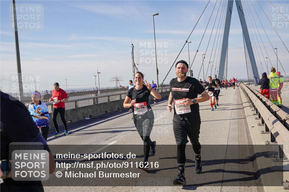 03.10.2025 - Köhlbrandbrückenlauf Michael Burmester http://msf.ph/oto/9116216 03.10.2025 12:57:51 Position 2 6050, 6051 meine-sportfotos.de