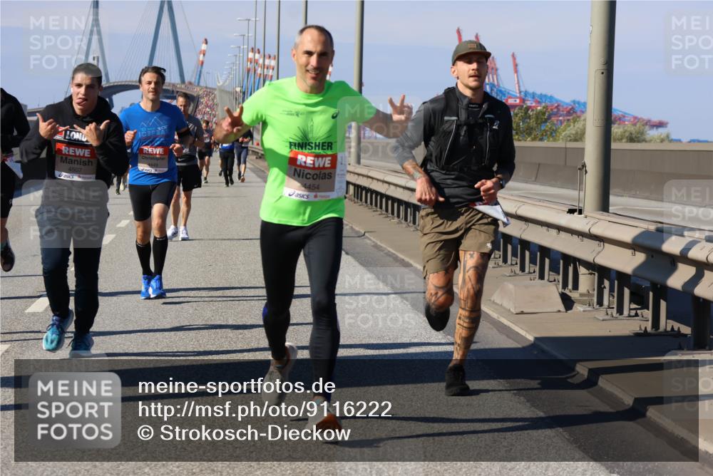03.10.2025 - Köhlbrandbrückenlauf Strokosch-Dieckow http://msf.ph/oto/9116222 03.10.2025 12:50:40 Position 3 4507, 4454 meine-sportfotos.de