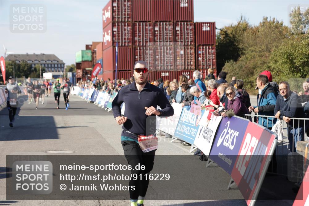 03.10.2025 - Köhlbrandbrückenlauf Jannik Wohlers http://msf.ph/oto/9116229 03.10.2025 13:02:38 Ziel 4024, 4187, 4380, 4579, 5080, 5726, 5784, 6255, 6320, 6321, 6479, 6783 meine-sportfotos.de