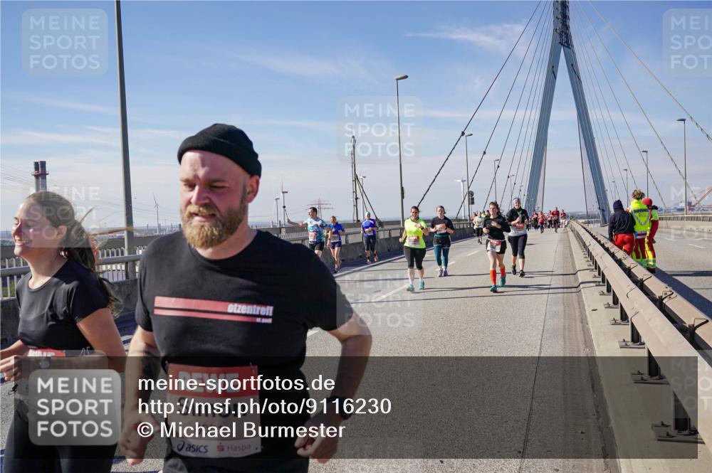 03.10.2025 - Köhlbrandbrückenlauf Michael Burmester http://msf.ph/oto/9116230 03.10.2025 12:57:52 Position 2 6050, 6051 meine-sportfotos.de