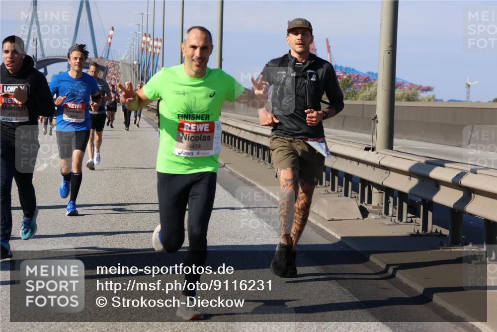 03.10.2025 - Köhlbrandbrückenlauf Strokosch-Dieckow http://msf.ph/oto/9116231 03.10.2025 12:50:40 Position 3 4507, 4454 meine-sportfotos.de
