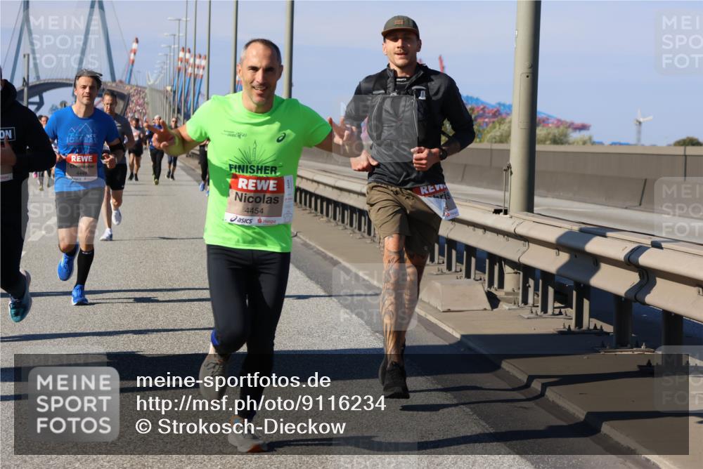 03.10.2025 - Köhlbrandbrückenlauf Strokosch-Dieckow http://msf.ph/oto/9116234 03.10.2025 12:50:40 Position 3 4449, 4454 meine-sportfotos.de