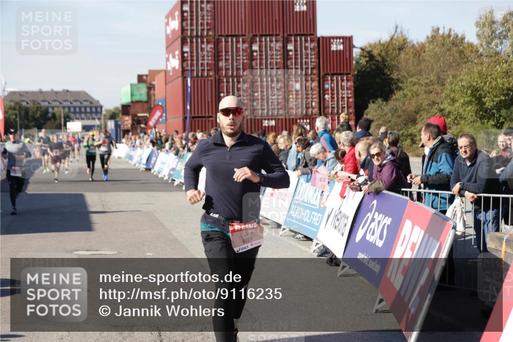 03.10.2025 - Köhlbrandbrückenlauf Jannik Wohlers http://msf.ph/oto/9116235 03.10.2025 13:02:38 Ziel 4024, 4187, 4380, 4579, 5080, 5726, 5784, 6255, 6320, 6321, 6479, 6783 meine-sportfotos.de
