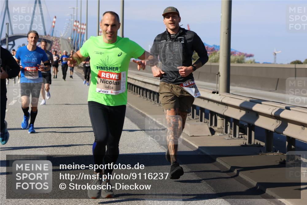 03.10.2025 - Köhlbrandbrückenlauf Strokosch-Dieckow http://msf.ph/oto/9116237 03.10.2025 12:50:40 Position 3 4454, 4454 meine-sportfotos.de