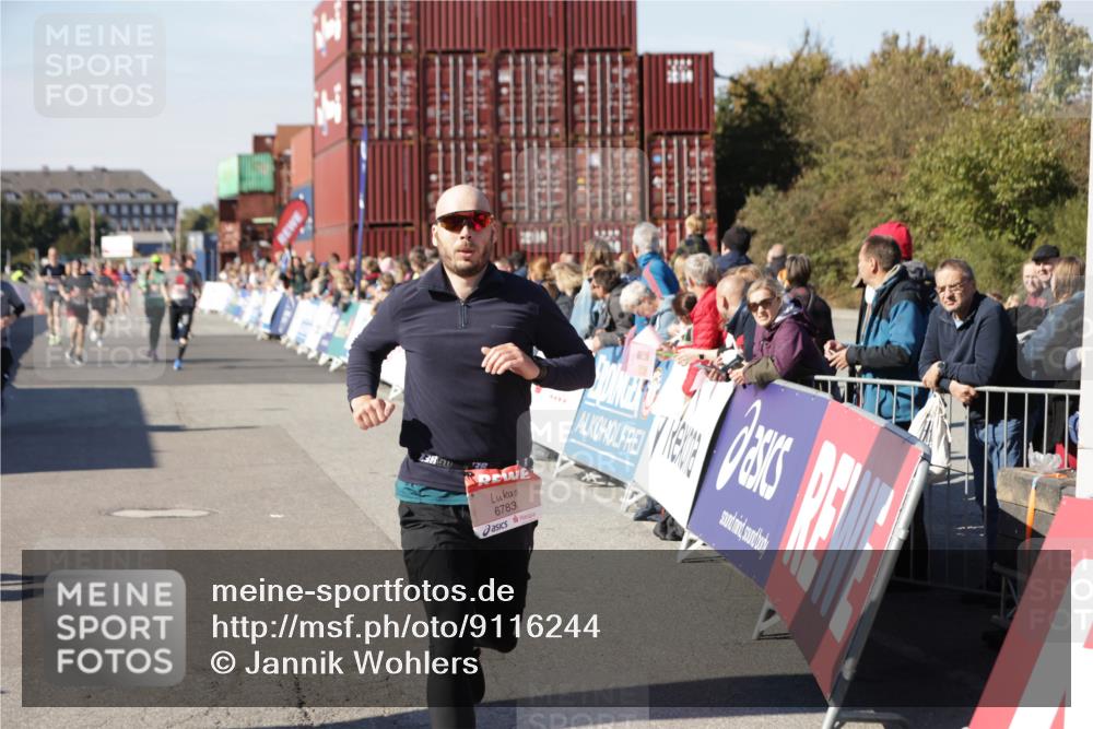 03.10.2025 - Köhlbrandbrückenlauf Jannik Wohlers http://msf.ph/oto/9116244 03.10.2025 13:02:38 Ziel 4024, 4187, 4380, 4579, 5080, 5726, 5784, 6255, 6320, 6321, 6479, 6783 meine-sportfotos.de