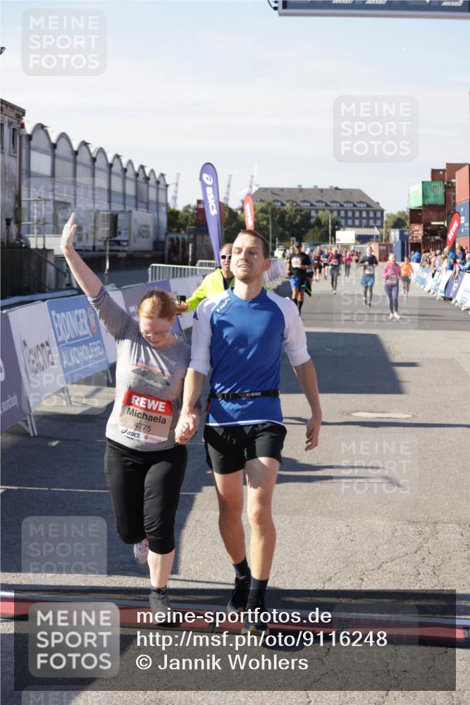 03.10.2025 - Köhlbrandbrückenlauf Jannik Wohlers http://msf.ph/oto/9116248 03.10.2025 13:33:16 Ziel 4755, 4775, 5783, 6376 meine-sportfotos.de