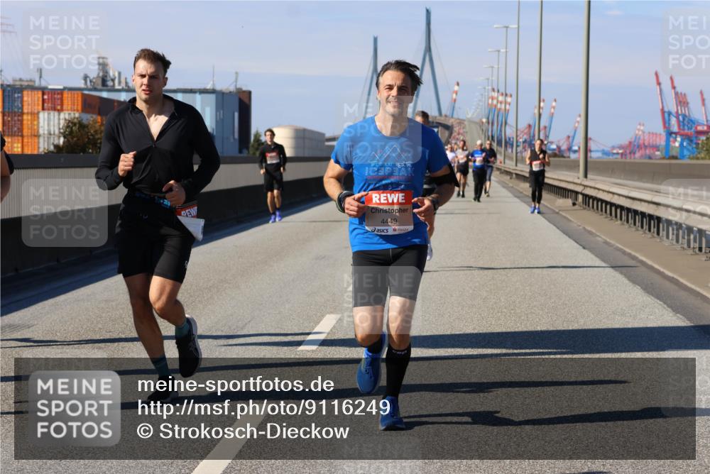 03.10.2025 - Köhlbrandbrückenlauf Strokosch-Dieckow http://msf.ph/oto/9116249 03.10.2025 12:50:43 Position 3 4449 meine-sportfotos.de