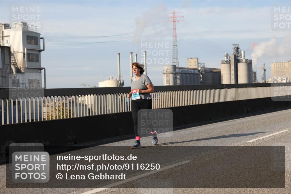 03.10.2025 - Köhlbrandbrückenlauf Lena Gebhardt http://msf.ph/oto/9116250 03.10.2025 10:19:47 Position 2  meine-sportfotos.de