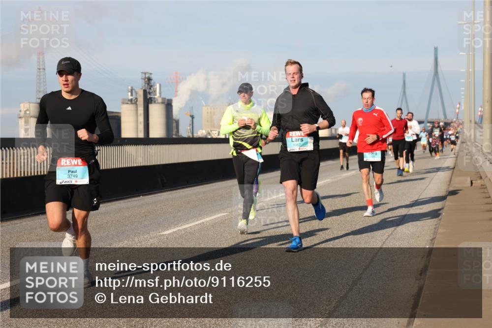 03.10.2025 - Köhlbrandbrückenlauf Lena Gebhardt http://msf.ph/oto/9116255 03.10.2025 09:44:00 Position 2 3749, 1067 meine-sportfotos.de
